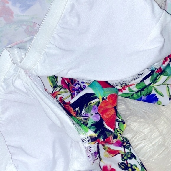 Tahari floral swimsuit size medium - Picture 6 of 7